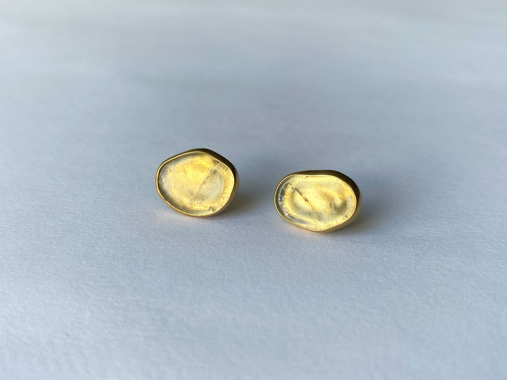 Aqua Vada Studs
