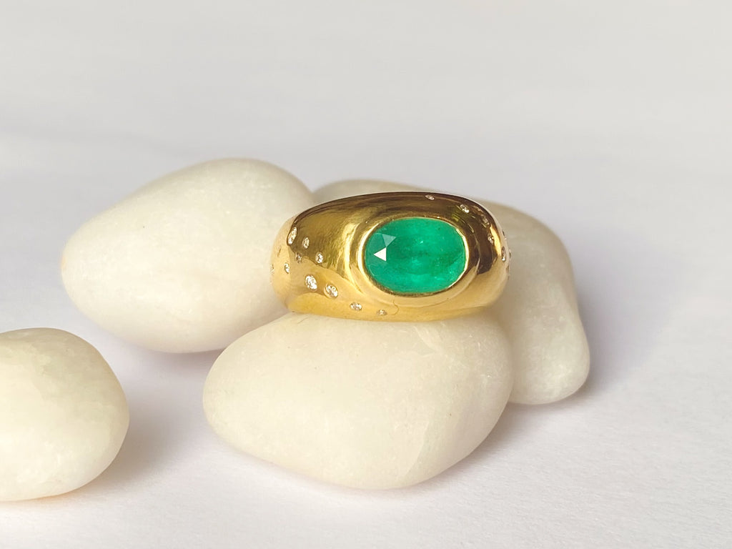 Emerald Temple Ring