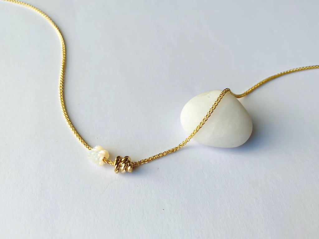 Mini Knot Duo Necklace - Mother-of-Pearl